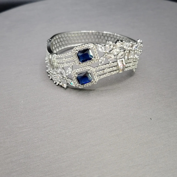 New rhodium plated AD bangle - Picture 2 of 3